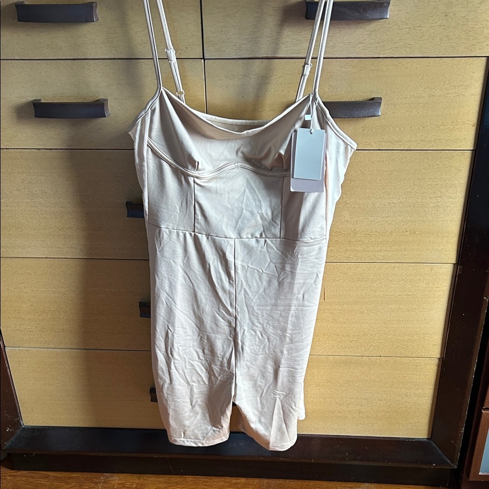 Elegant Beige shaper with Adjustable Straps size large nwt